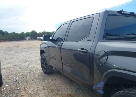 2022 Toyota Tundra Sr5 z USA, uszkodzony, nr VIN 5TFLA5DB6NX018262